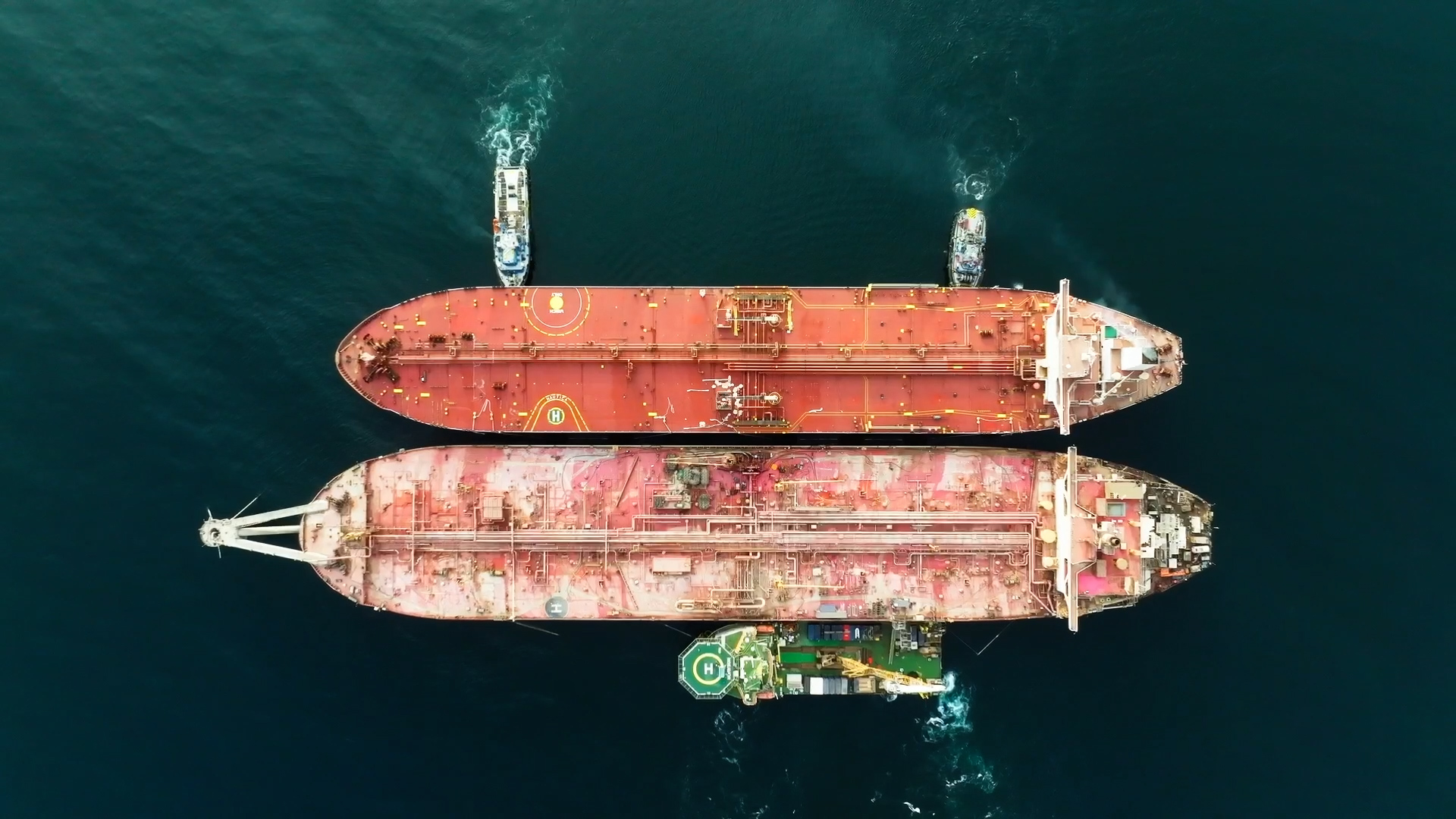 Picture of United Nations completes removal of oil from decaying tanker in Red Sea